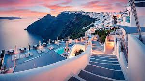 Pushime ne Santorini Qershor , Korrik , Gusht